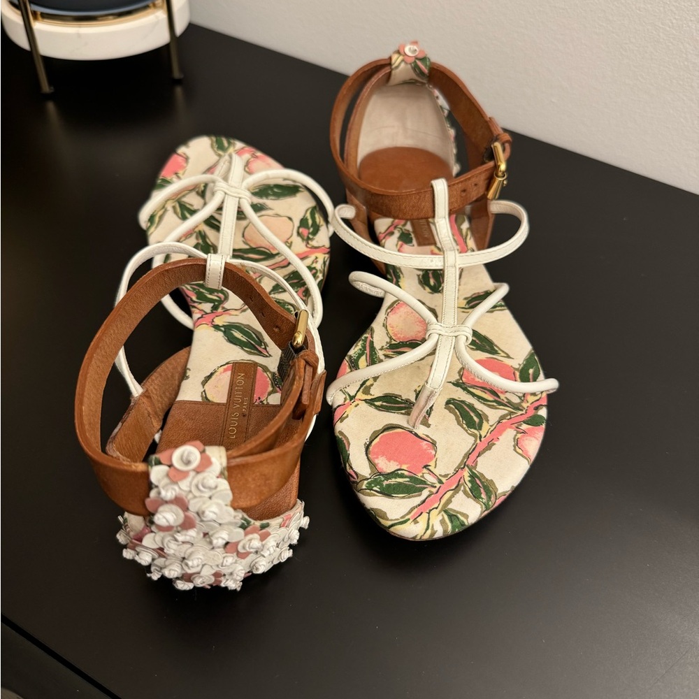 ✨ Auth Louis Vuitton Sandals ✨